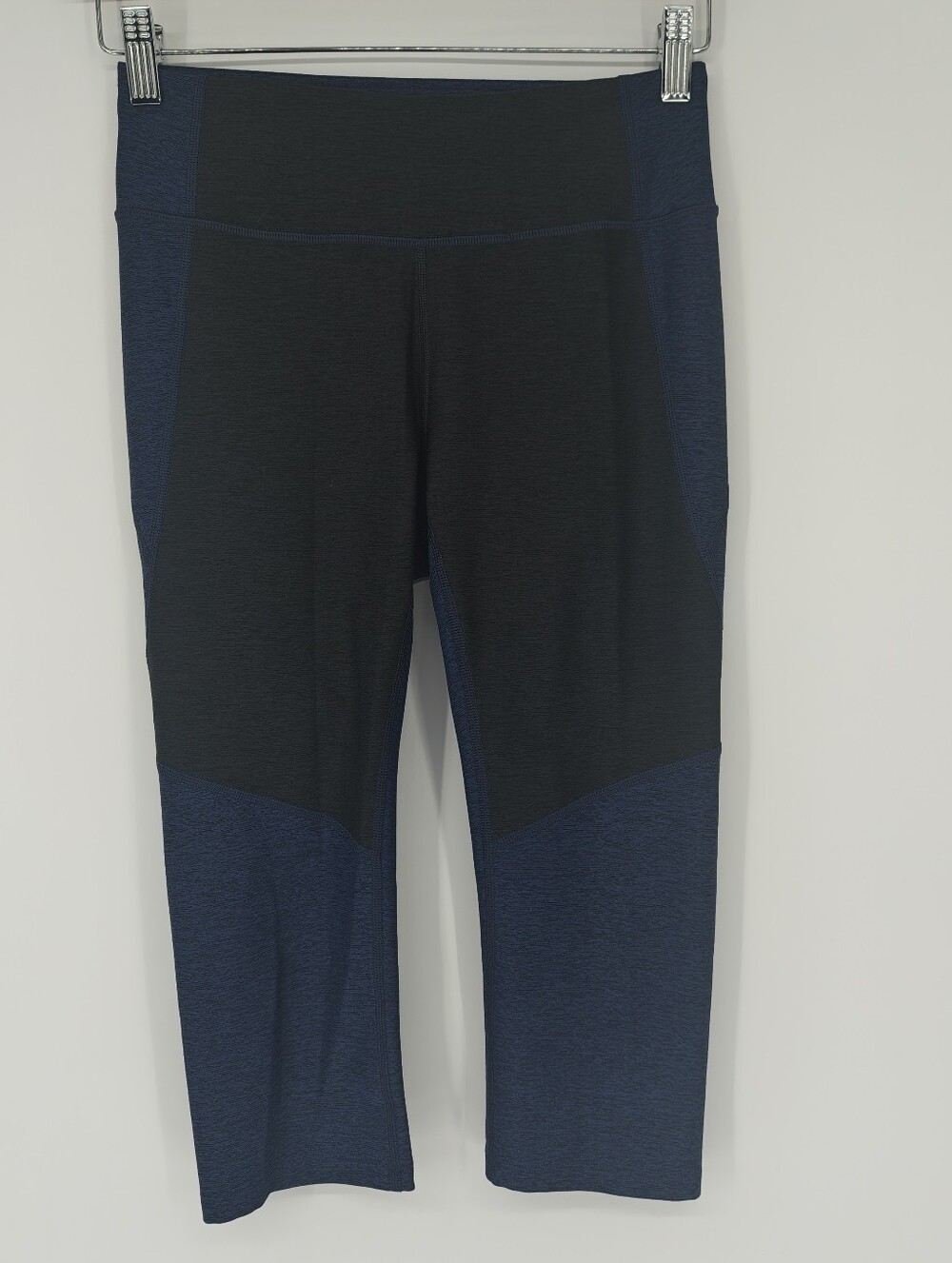 Outdoor Voices Capri Leggings Small